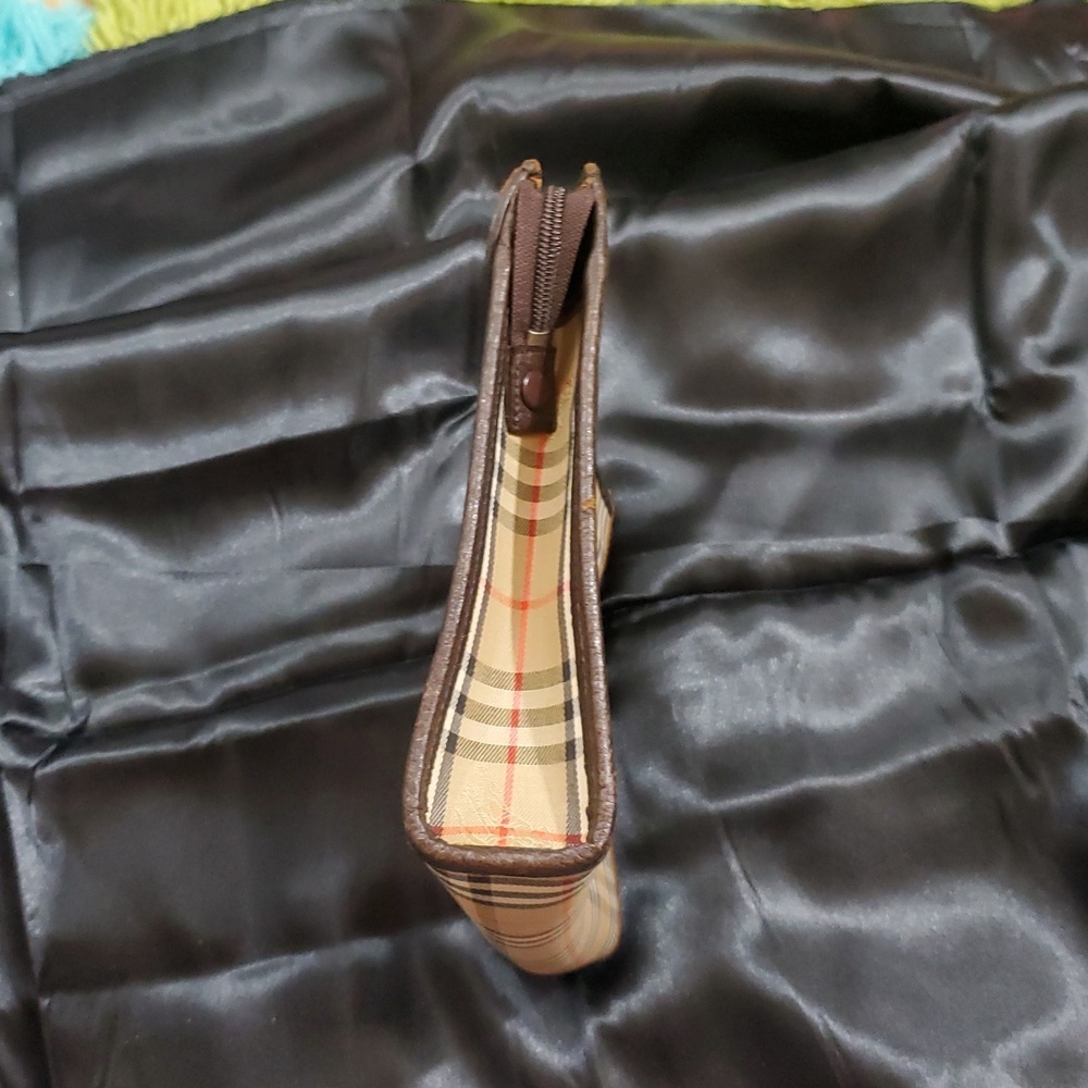 Authentic Burberrys Clutch Bag - Picture 4 of 10